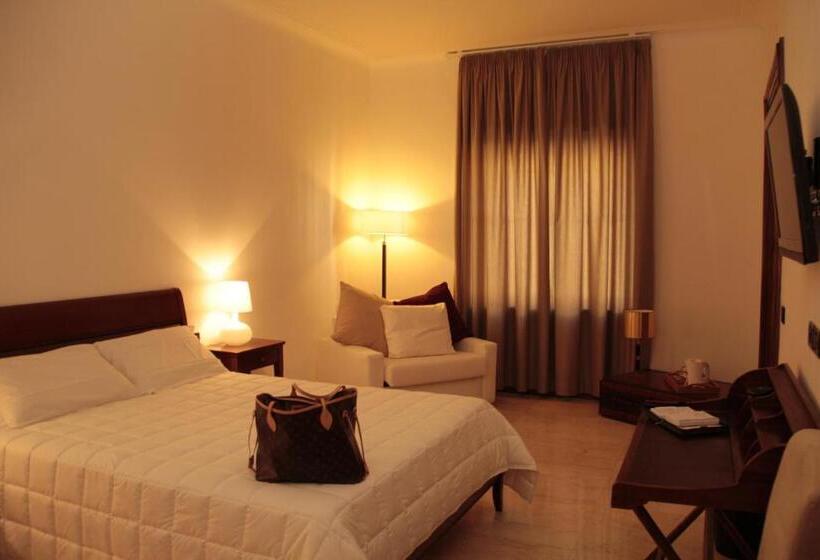 هتل St. Peter  Six Rooms & Suites
