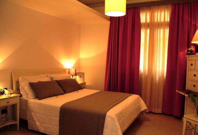 هتل St. Peter  Six Rooms & Suites