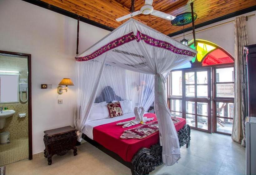 هتل Tembo House