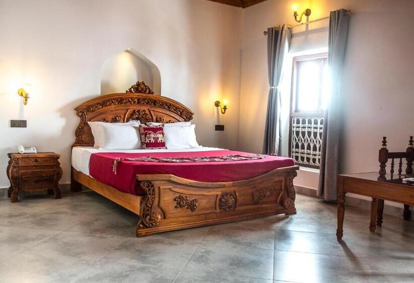 هتل Tembo House