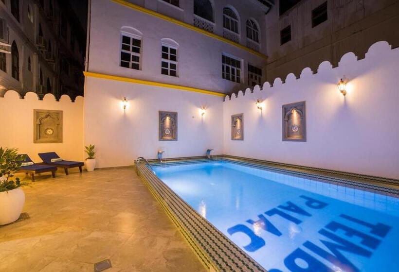 هتل Tembo House