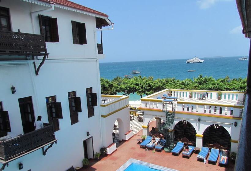 هتل Tembo House