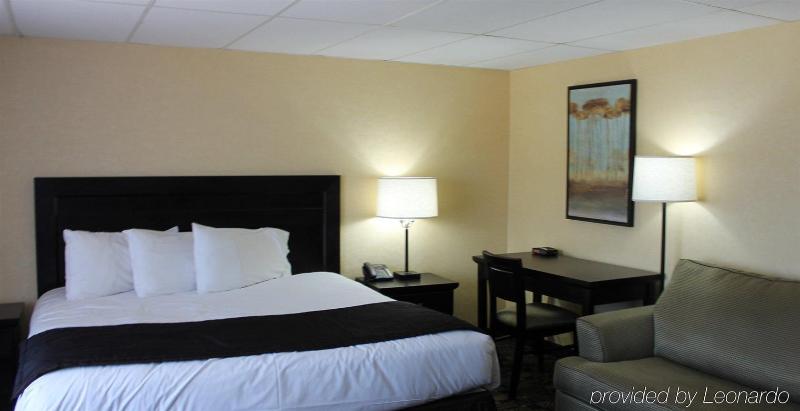 هتل Travelodge By Wyndham Sarnia