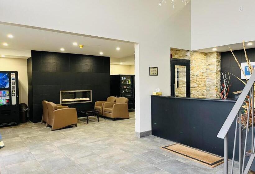 هتل Travelodge By Wyndham Sarnia