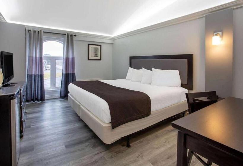هتل Travelodge By Wyndham Sarnia