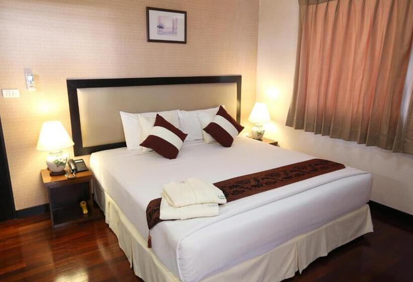 J Town Serviced Apartments&