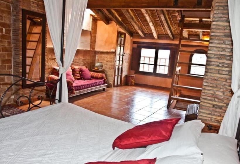 La Casa Mora