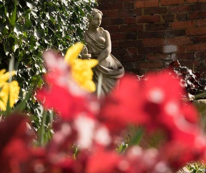 Spire House B&b