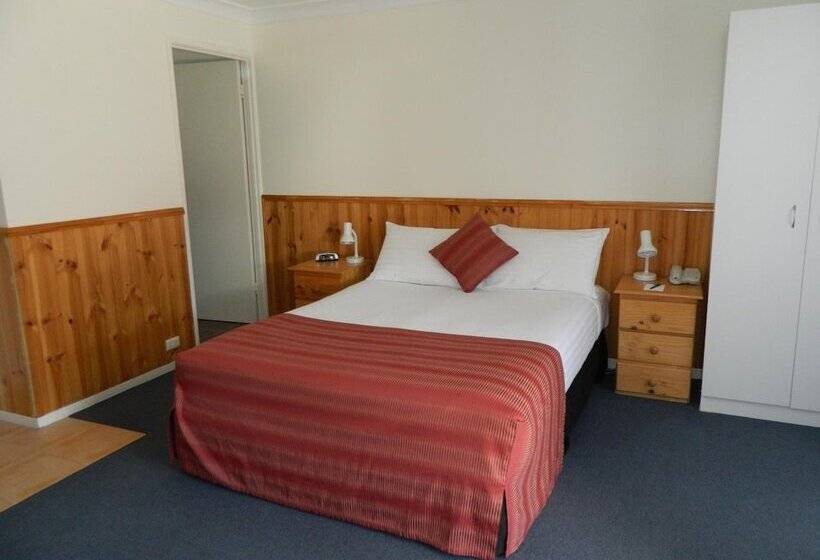 Twin Towns Motel