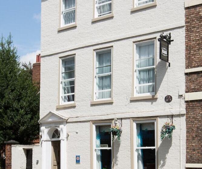 تختخواب و صبحانه Georgian House & Mews