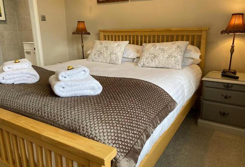 مبيت وإفطار Lakeside Country Guest House