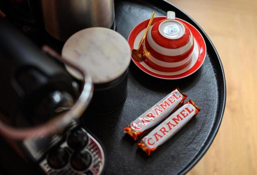 تختخواب و صبحانه Queen Charlotte Guesthouse