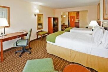 هتل La Quinta Inn & Suites By Wyndham Meridian