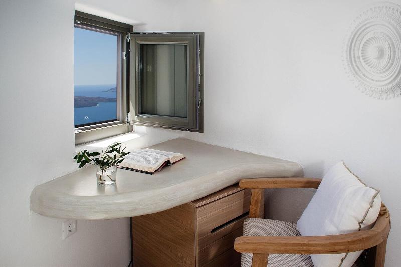 هتل Aperto Suites  Adults Only