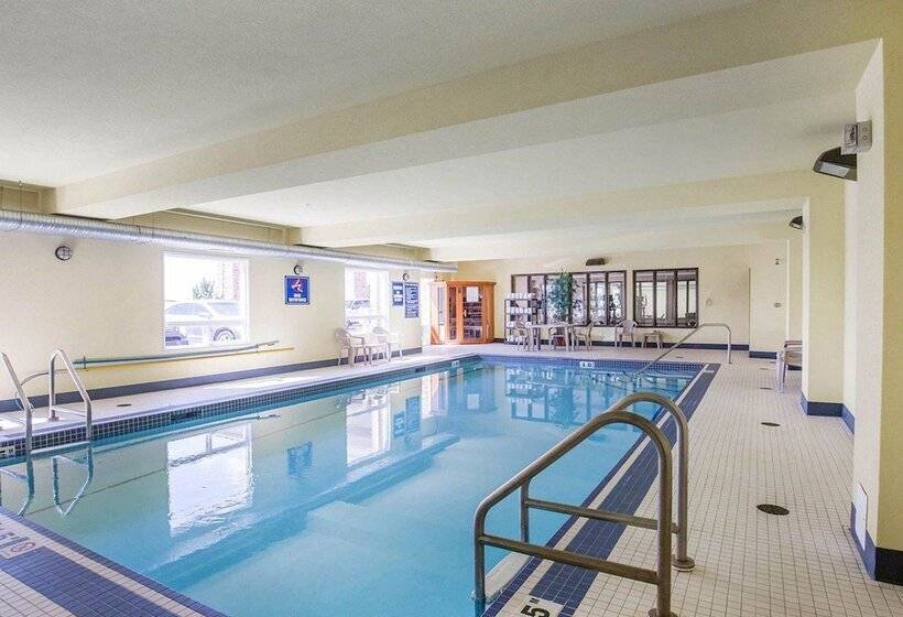 בית מלון כפרי Comfort Inn & Suites