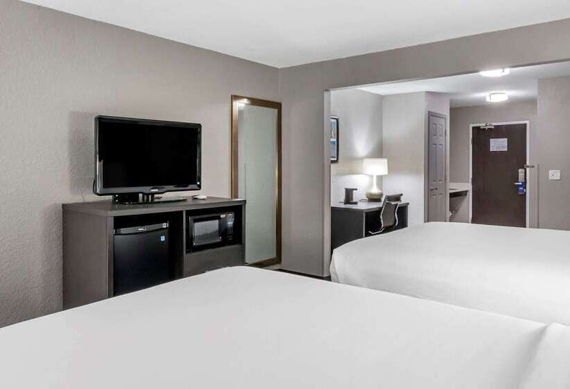 هتل Comfort Inn & Suites