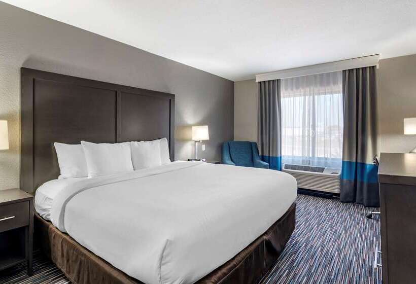 هتل Comfort Inn & Suites