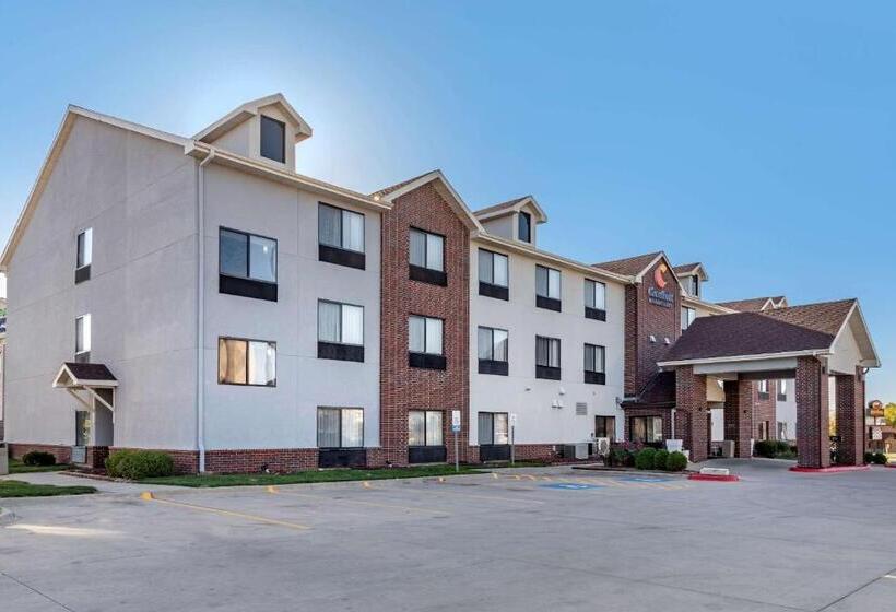 هتل Comfort Inn & Suites