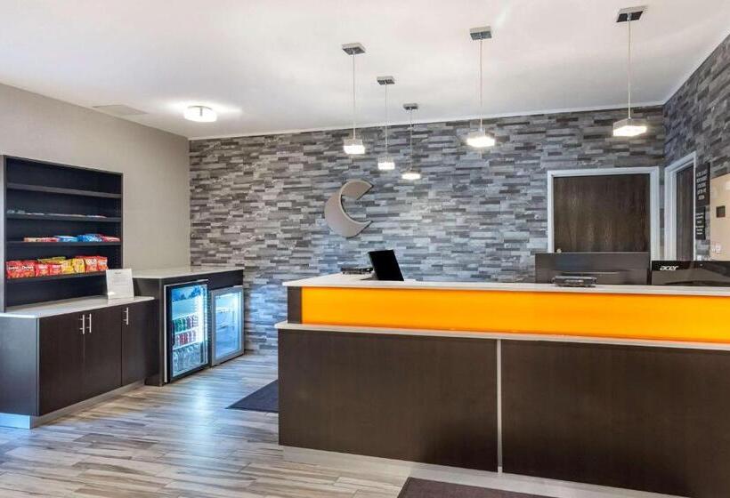 هتل Comfort Inn & Suites