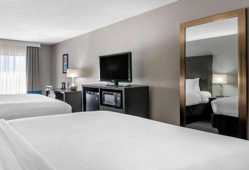 هتل Comfort Inn & Suites