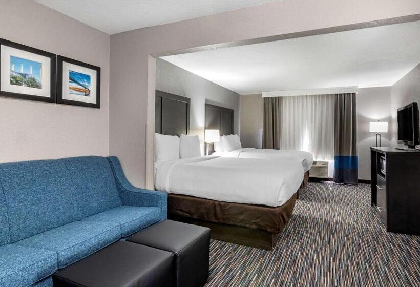 هتل Comfort Inn & Suites