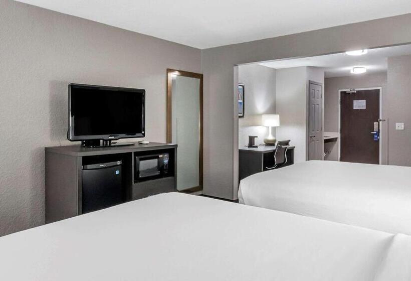 هتل Comfort Inn & Suites