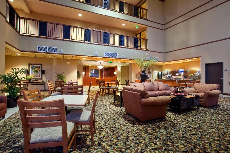 בית מלון כפרי Comfort Inn & Suites