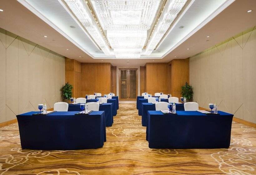 هتل Crowne Plaza Xiangyang, An Ihg