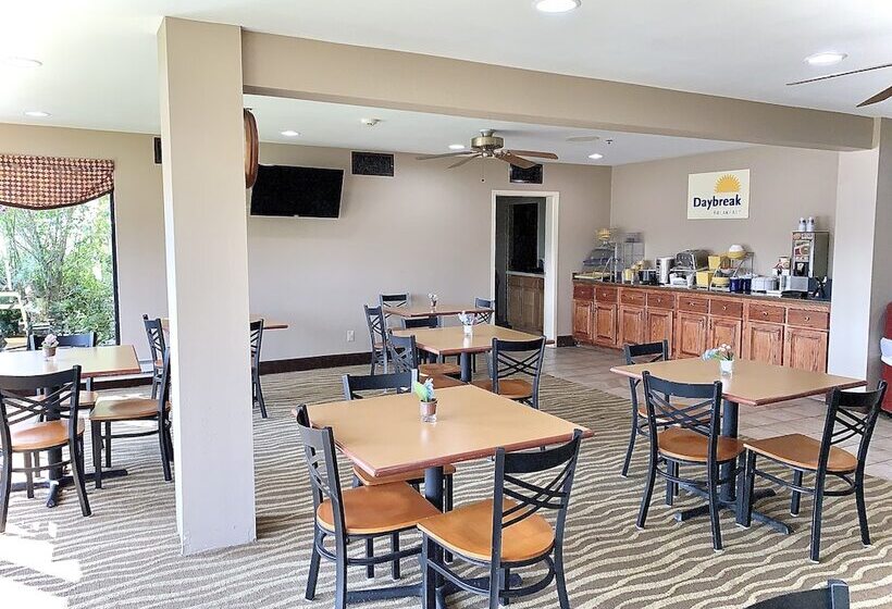 酒店 Days Inn & Suites By Wyndham Cuba