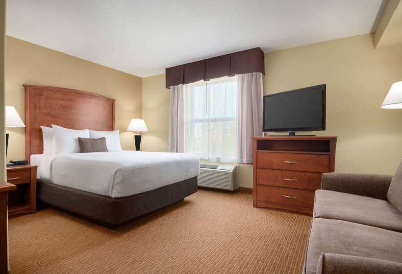 בית מלון כפרי Days Inn & Suites By Wyndham Sherwood Park Edmonton