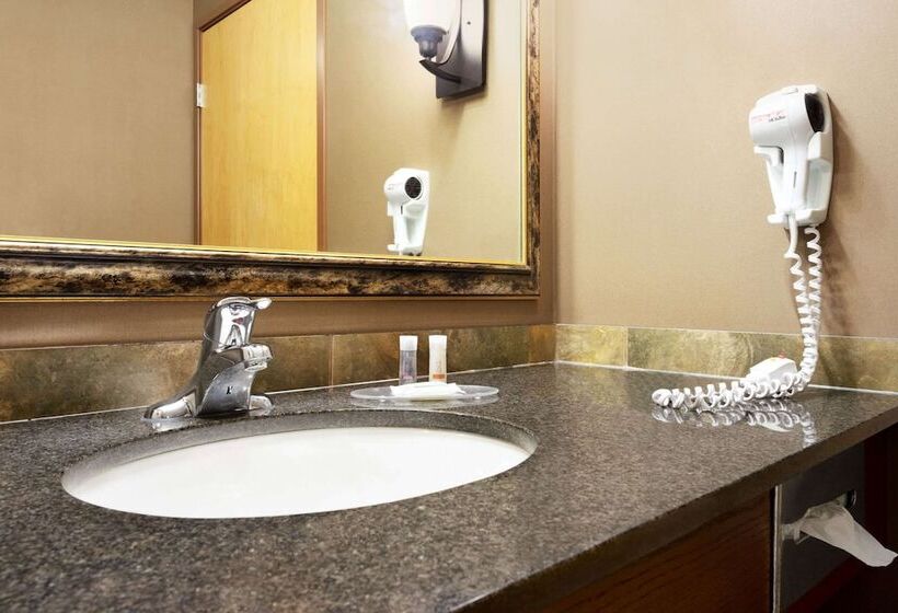 בית מלון כפרי Days Inn & Suites By Wyndham Strathmore