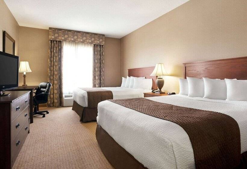 בית מלון כפרי Days Inn & Suites By Wyndham Strathmore