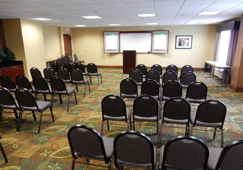 هتل Holiday Inn Express  & Suites Bufordmall Of Georgia