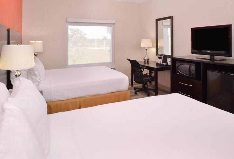 هتل Holiday Inn Express  & Suites Florida Citygateway To Keys