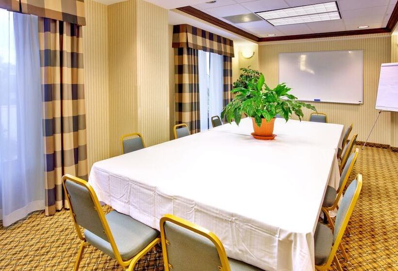 فندق Holiday Inn Express  & Suites Greenwood