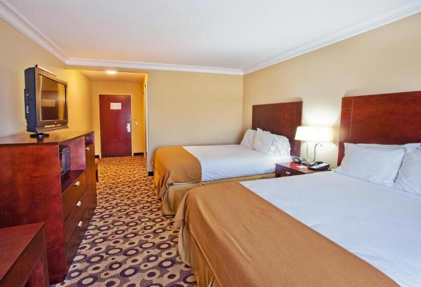 هتل Holiday Inn Express & Suites Macon   I 475, An Ihg