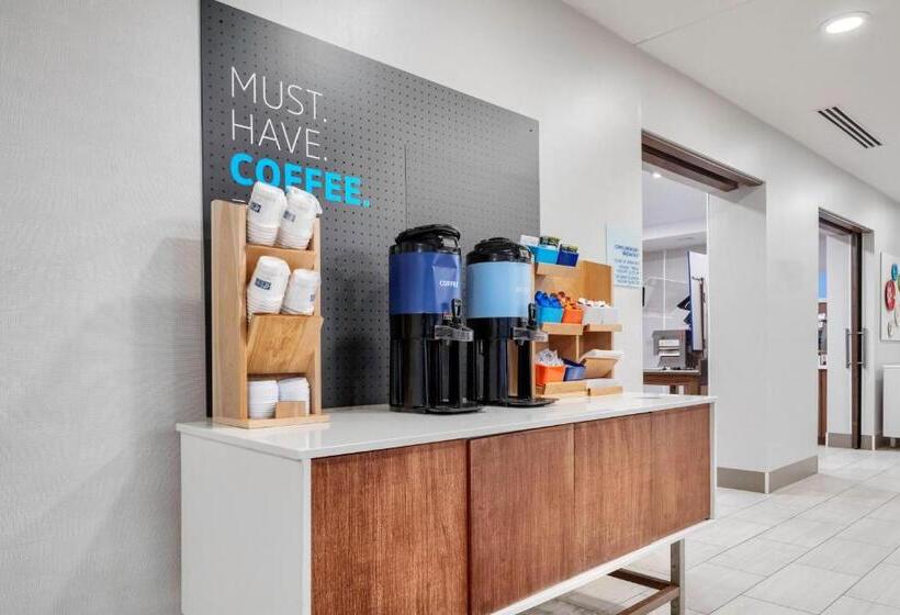 هتل Holiday Inn Express & Suites Macon   I 475, An Ihg