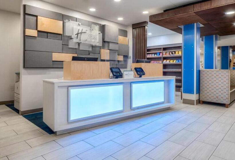 هتل Holiday Inn Express & Suites Macon   I 475, An Ihg