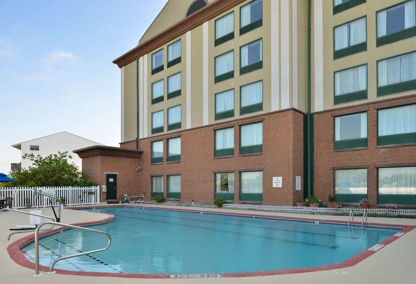 هتل Holiday Inn Express  & Suites Ocean City