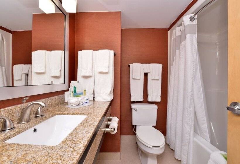 هتل Holiday Inn Express & Suites   Ocean City, An Ihg