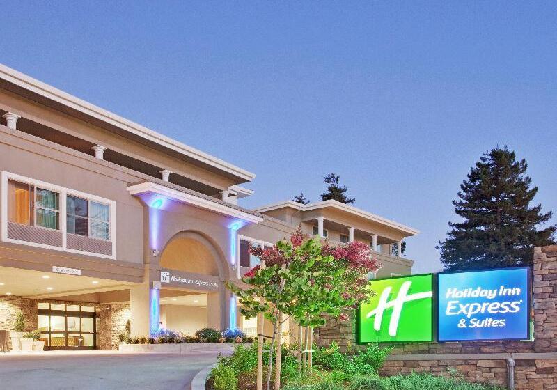 هتل Holiday Inn Express  & Suites Santa Cruz