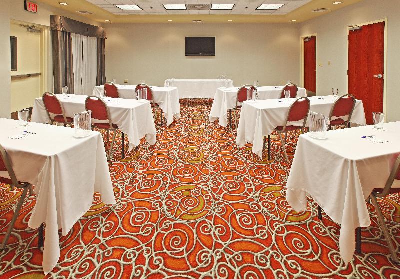 هتل Holiday Inn Express & Suites West By Ihg
