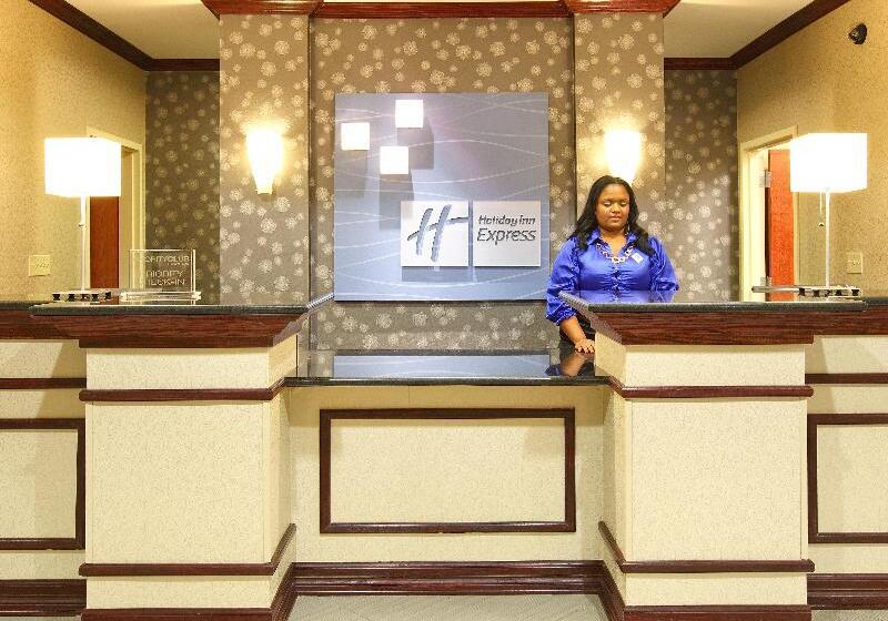 هتل Holiday Inn Express & Suites West By Ihg
