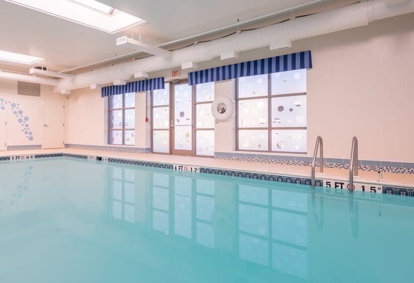 هتل Holiday Inn Express Cambridge, An Ihg