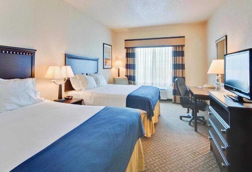 هتل Holiday Inn Express Delano Highway 99