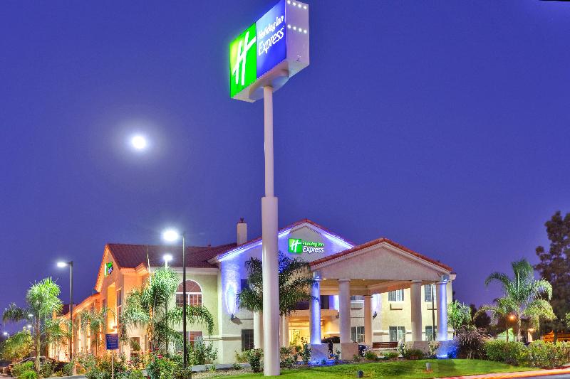 هتل Holiday Inn Express Delano Highway 99