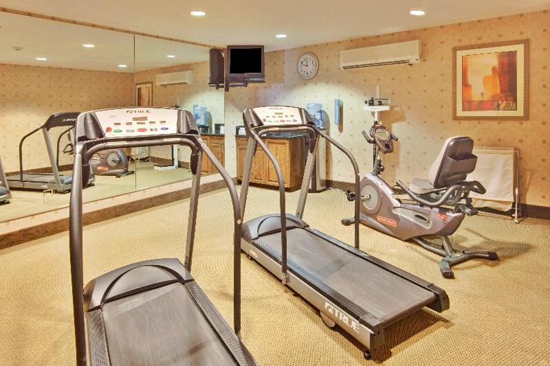 هتل Holiday Inn Express Delano By Ihg