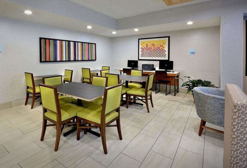 هتل Holiday Inn Express Durham, An Ihg