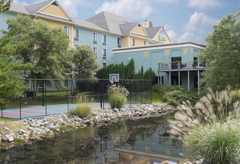 Отель Holiday Inn Express Holland, An Ihg