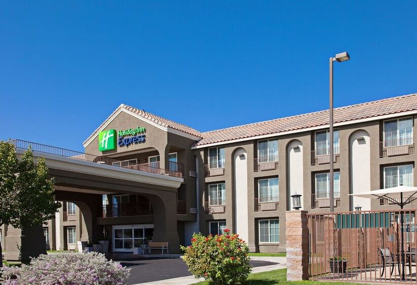 هتل Holiday Inn Express Lancaster